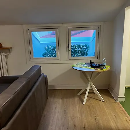 Nk House * Pero